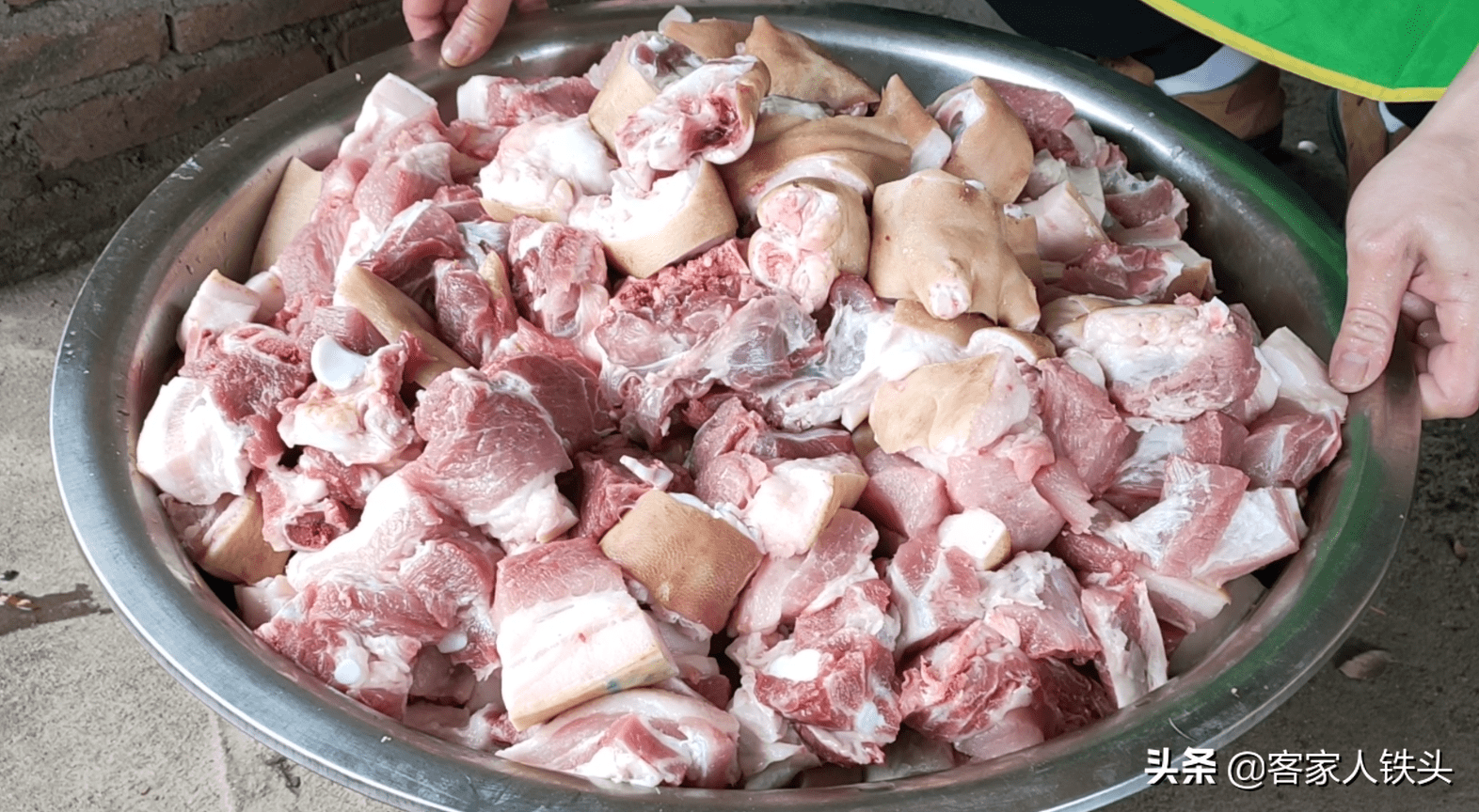 客家人过年吃的焖肉做法原来那么简单一次做70斤好吃不腻