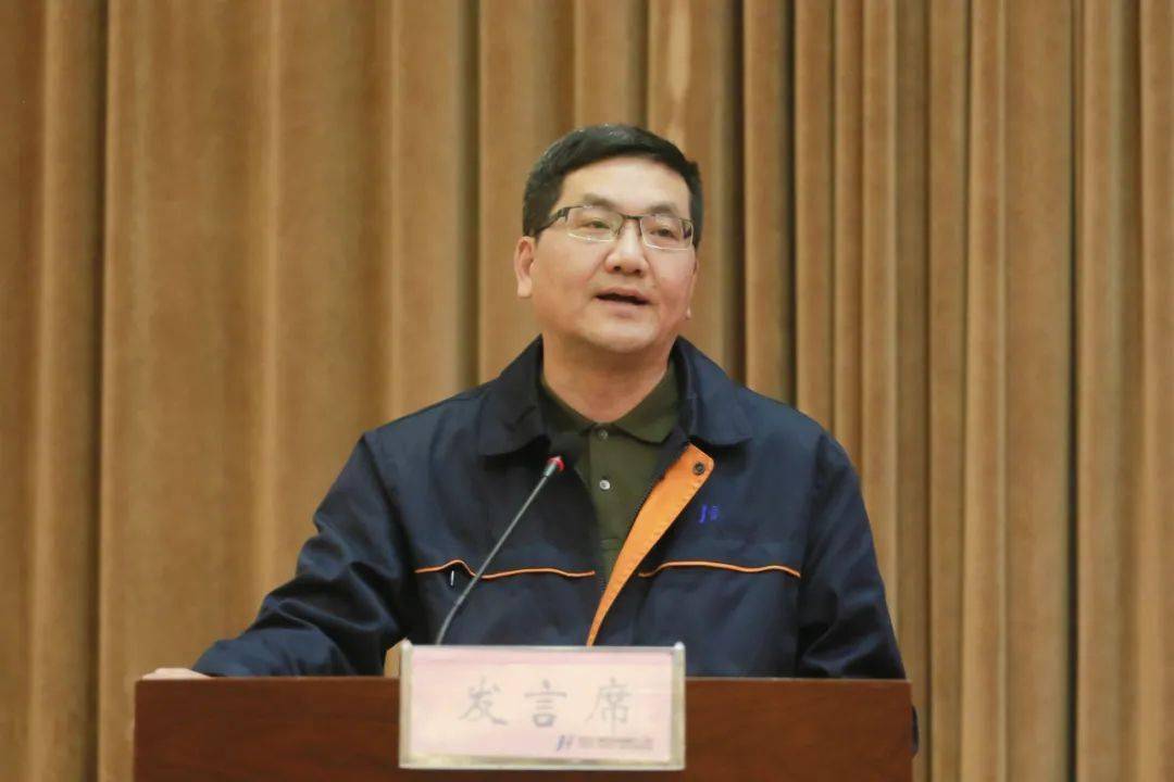 党的十九大代表,氯碱新材料事业部pvdc党支部书记吴坚