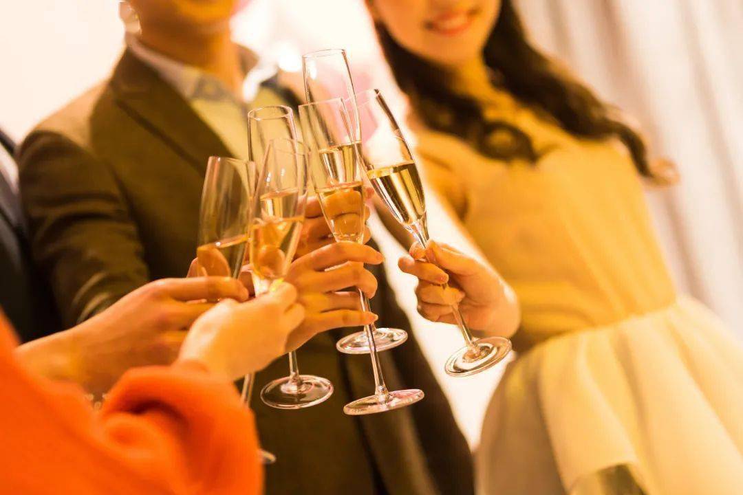 如何快速增加酒量 f3e017426ca4416d93526d4e7d528e37.jpeg