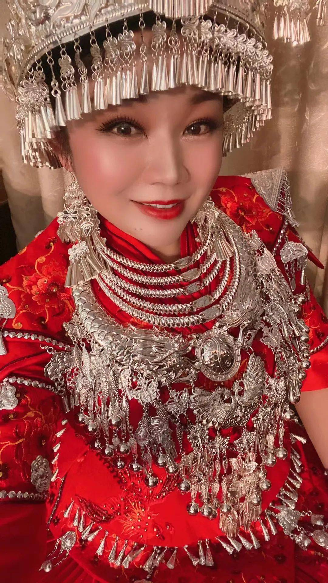 阿苗千千用歌声将苗乡带向世界这位苗歌仙子了不起