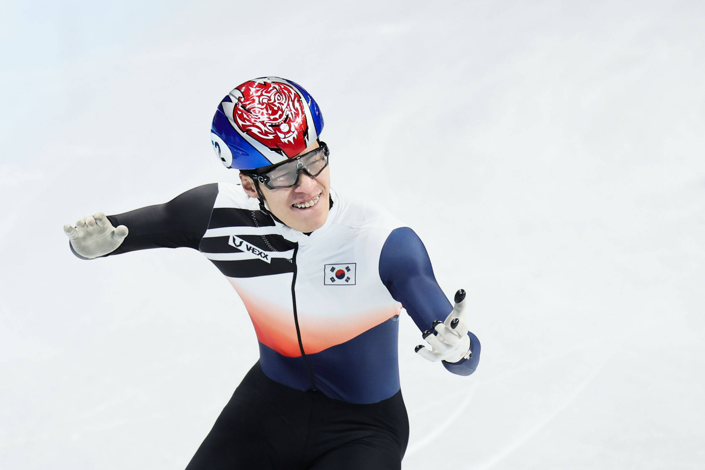 短道速滑——男子1500米决赛:韩国选手黄大宪夺冠_中国短道女队晋级