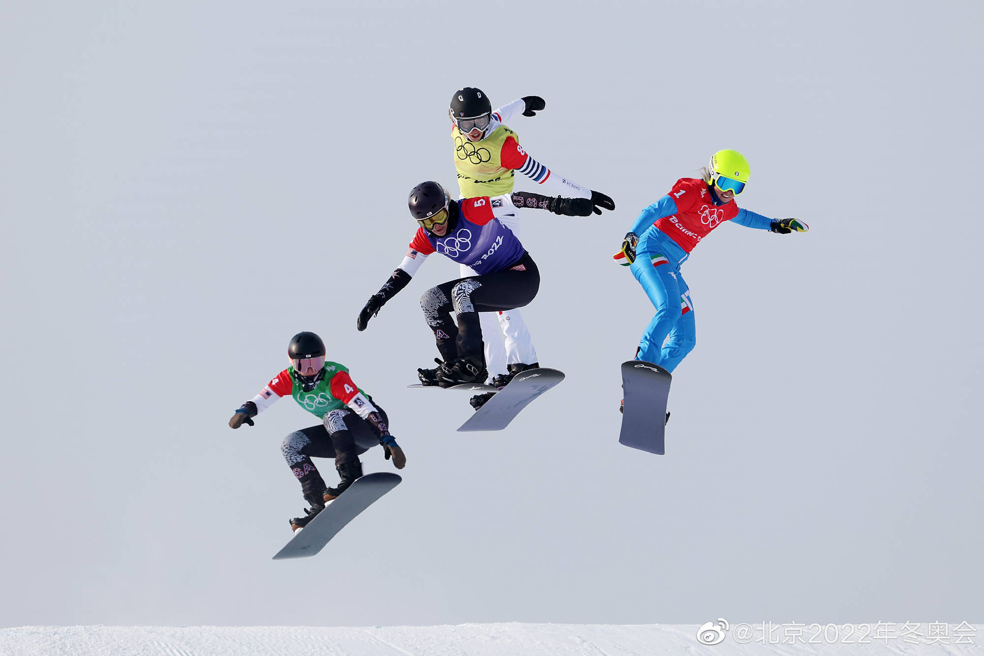 追逐赛|冬奥会单板滑雪女子障碍追逐赛结束，美国队夺得本届首金