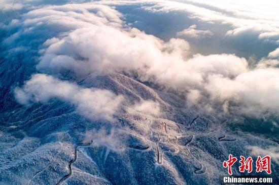 上漫|江西武宁太平山现壮丽云海雾凇景观