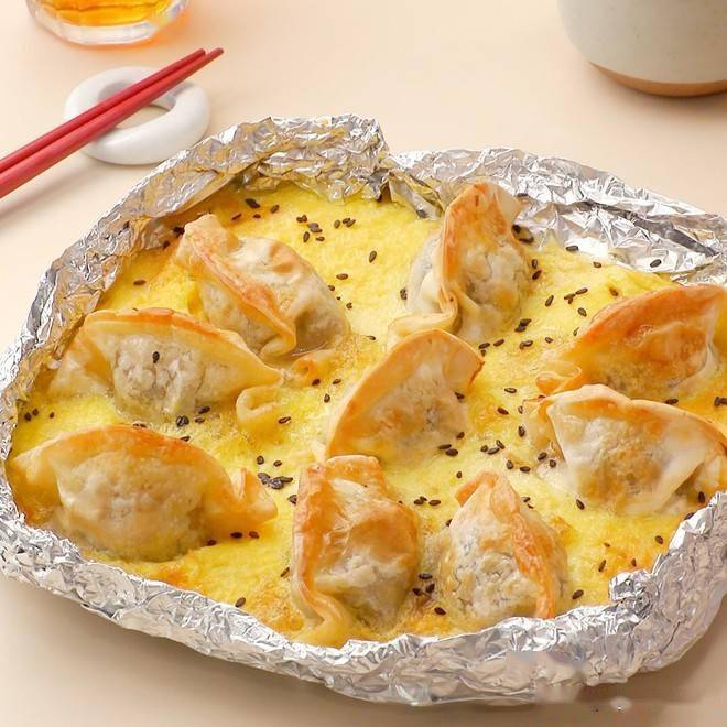 空气炸锅抱蛋煎饺_饺子_锡纸_食用油