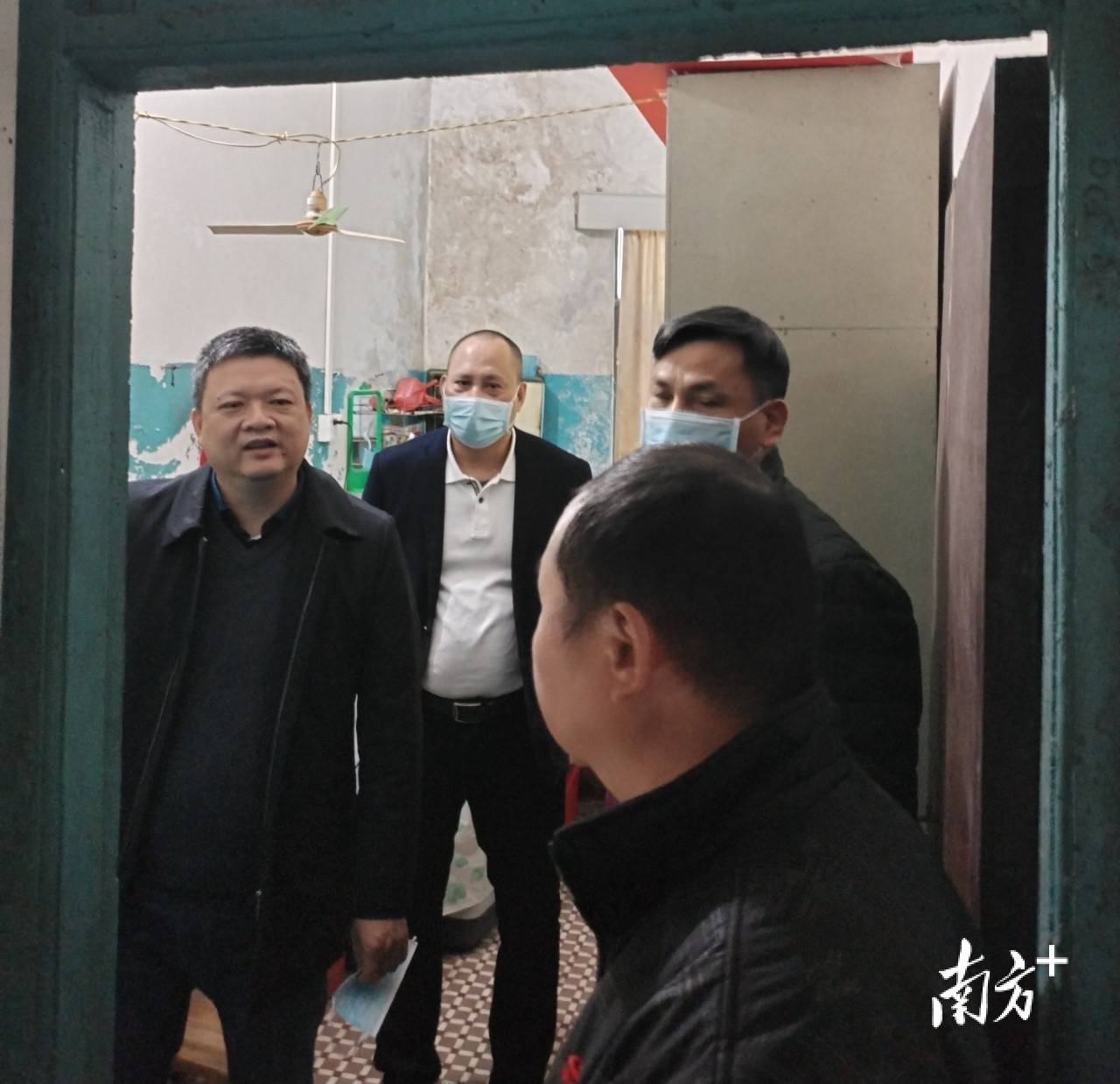 廉江市委常委,常务副市长陈再东带队抽查煤(燃)气使用和消防安全防范