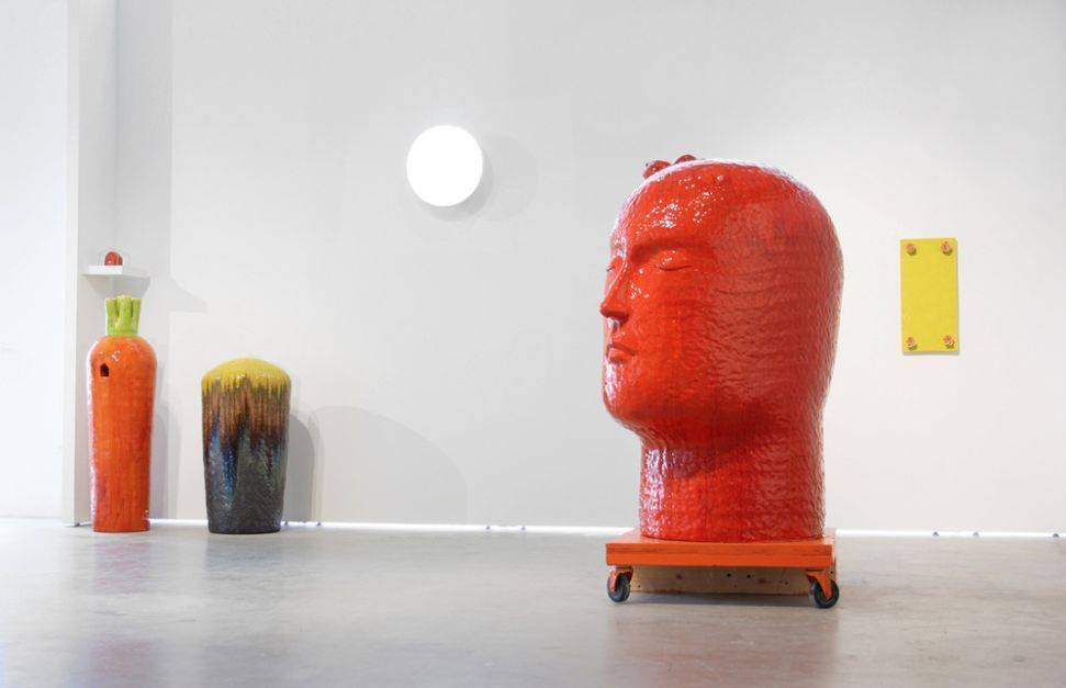 韩国艺术家taehoonkim手中的雕塑有种情不自禁地拥抱太可爱了