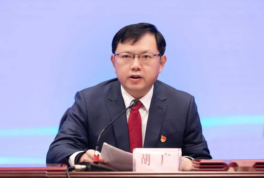 新春第一会在红安树立产业第一企业家老大导向提气