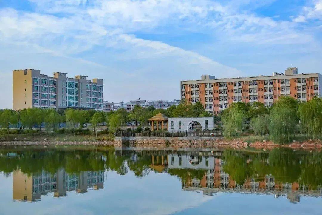 医疗卫生赣南医学院2022年公开招聘专任教师辅导员工作人员及高层次