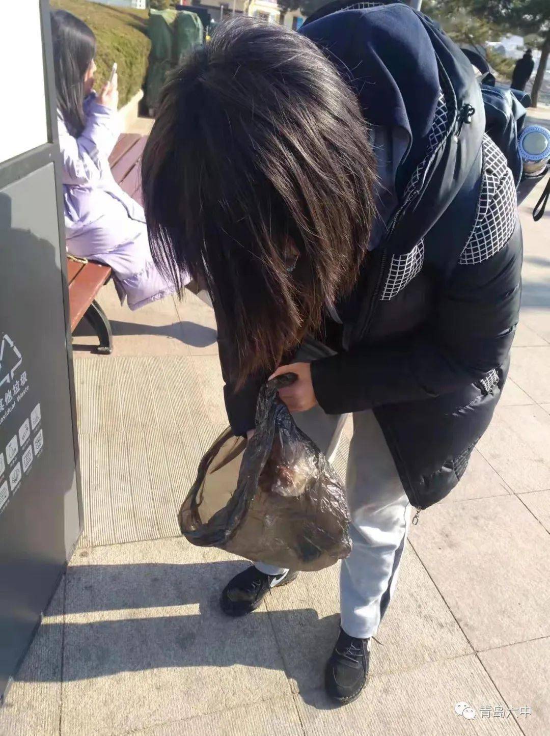 捡垃圾这件事虽小,但是它带给我们的意义是不可估量的.