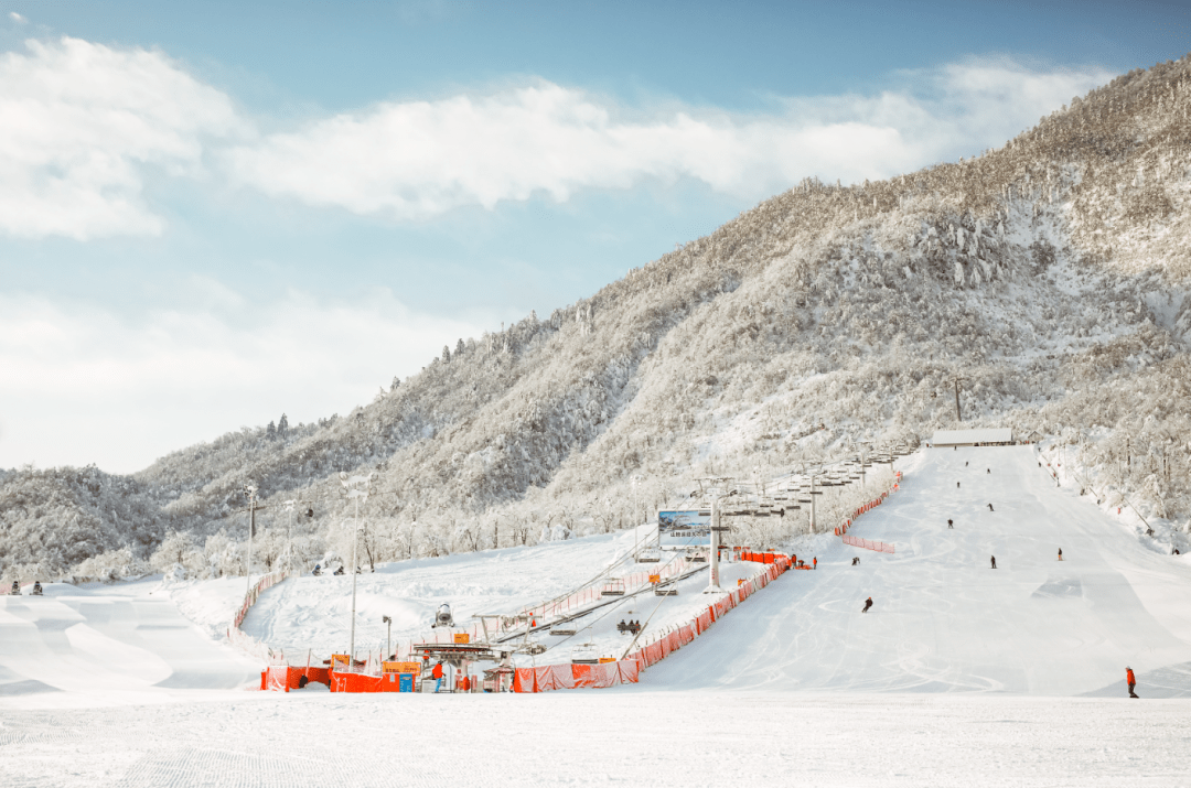 彩虹谷滑雪场图片