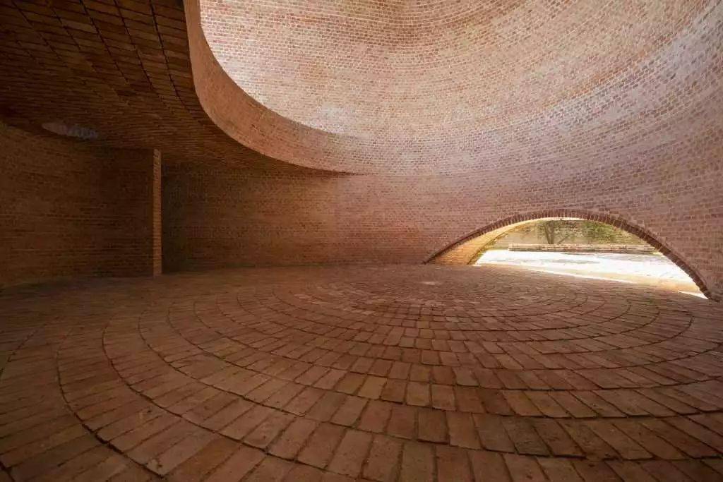 红砖,一直都有着它的独特气质!