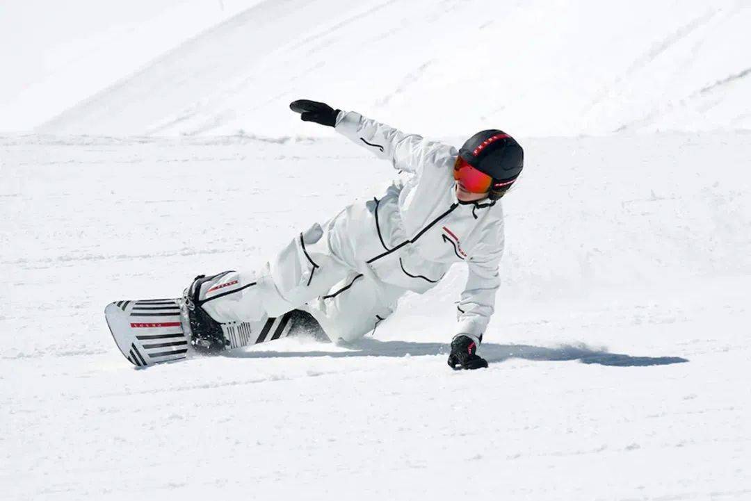 设计 为了蹭冬奥热度，时髦人都在排队买滑雪服