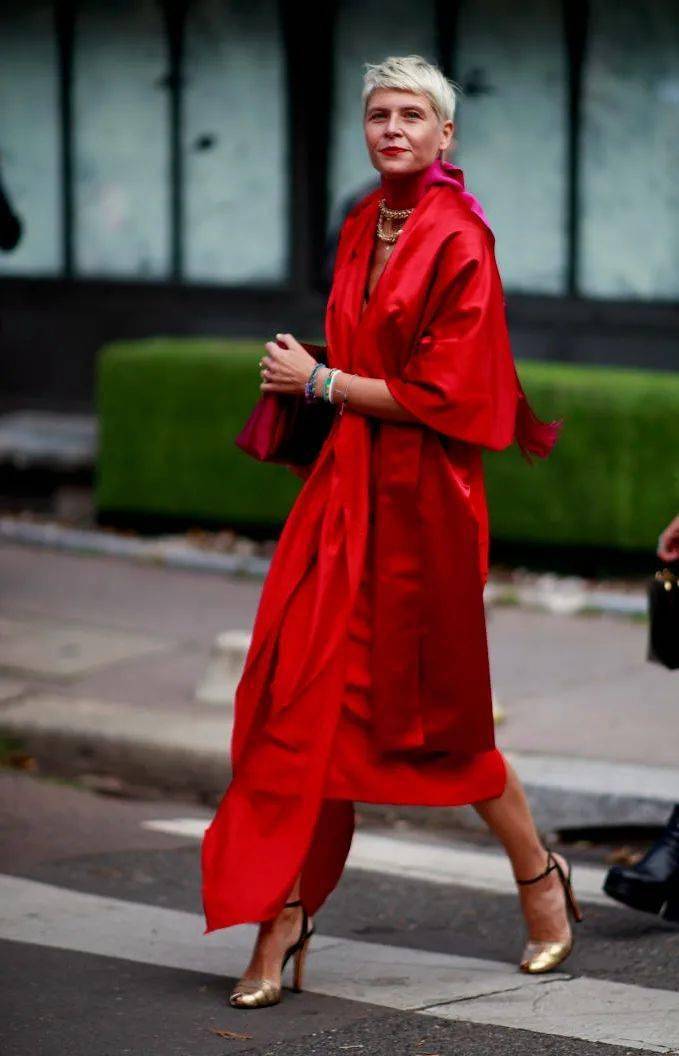 色彩2022早秋女装流行色T台分析