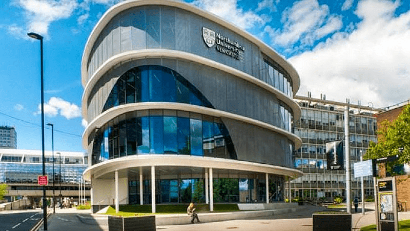 诺森比亚大学纽卡的现代语言学院历史悠久,成绩斐然,是世界三大高翻