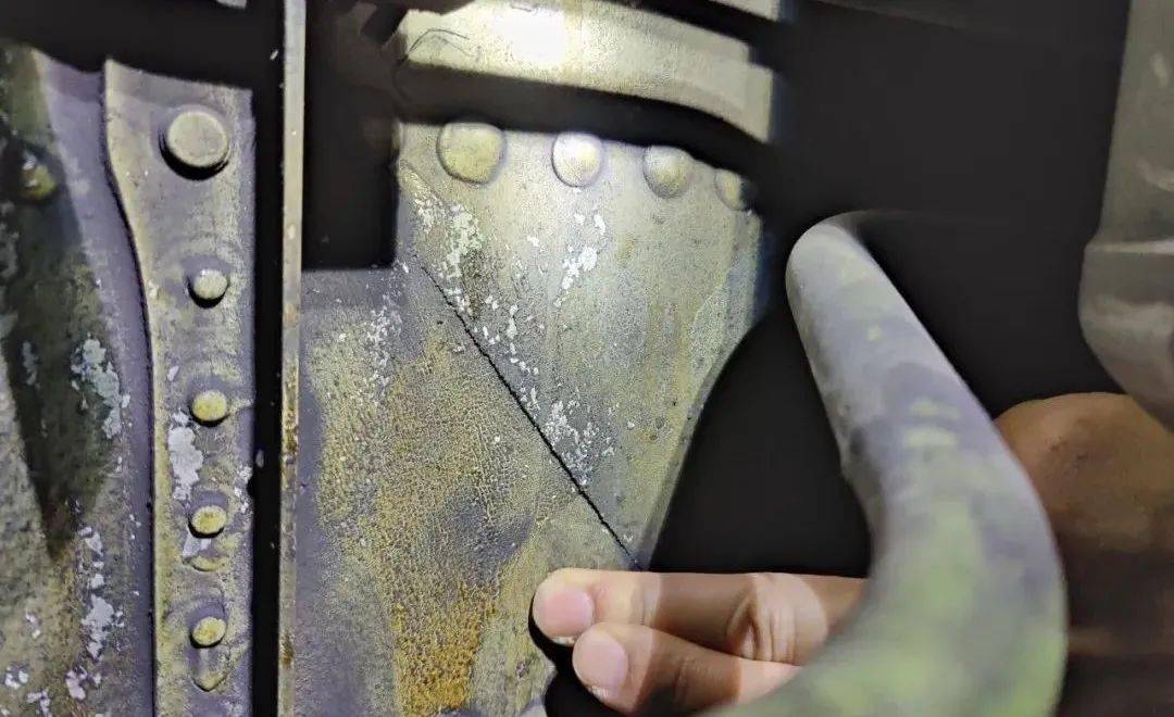 737ng主轮舱防潮腹板裂纹_手册_飞机_检查