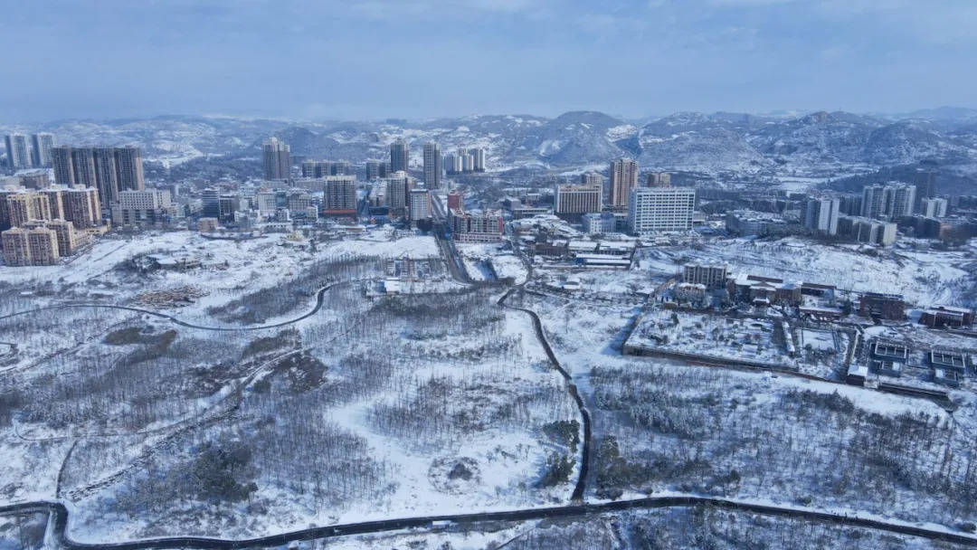 昨晚,威宁又下大雪啦←←_李兴_雪景_风雪
