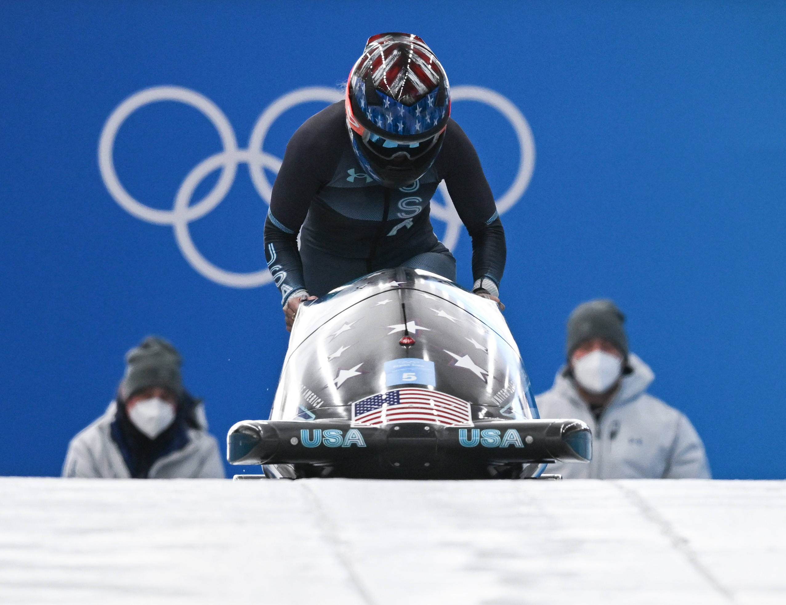 雪车 女子单人雪车 美国选手夺冠 中国女子冰壶击败韩国取得两连胜 凯莉 汉弗莱斯 新华社
