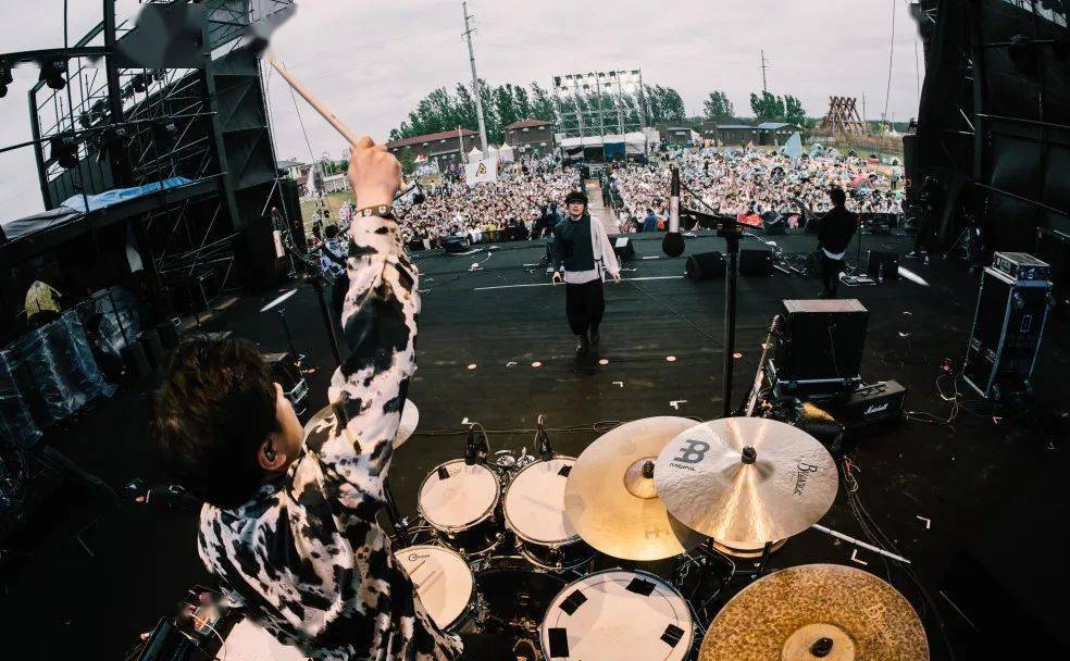 0215白鲨jaws在坚定的少年感里生长出柔软的爱情