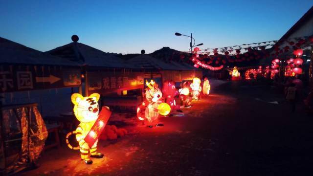 【網絡中國節·元宵】盤山滑雪場特色活動鬧元宵_遊客_侯愛民_花燈