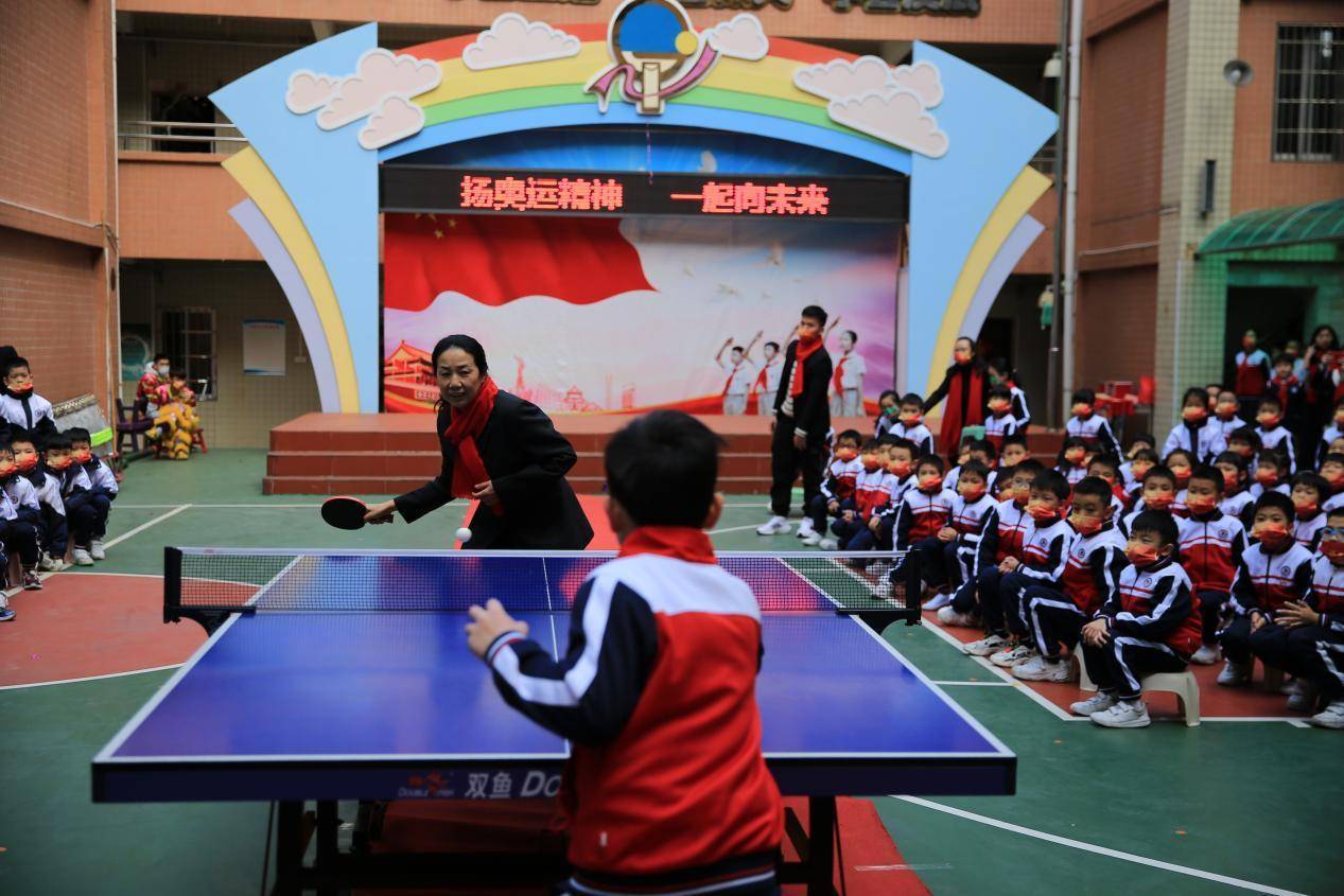 奥运冠军惊喜现身珠光路小学开学典礼,孩子们"一户一墩"的梦想也都