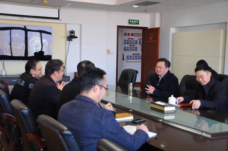 温岭市市长林强到统计局开展走访慰问