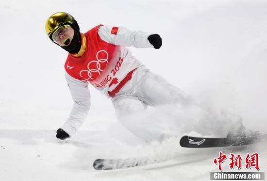 男子|自由式滑雪男子空中技巧决赛：中国选手齐广璞夺冠