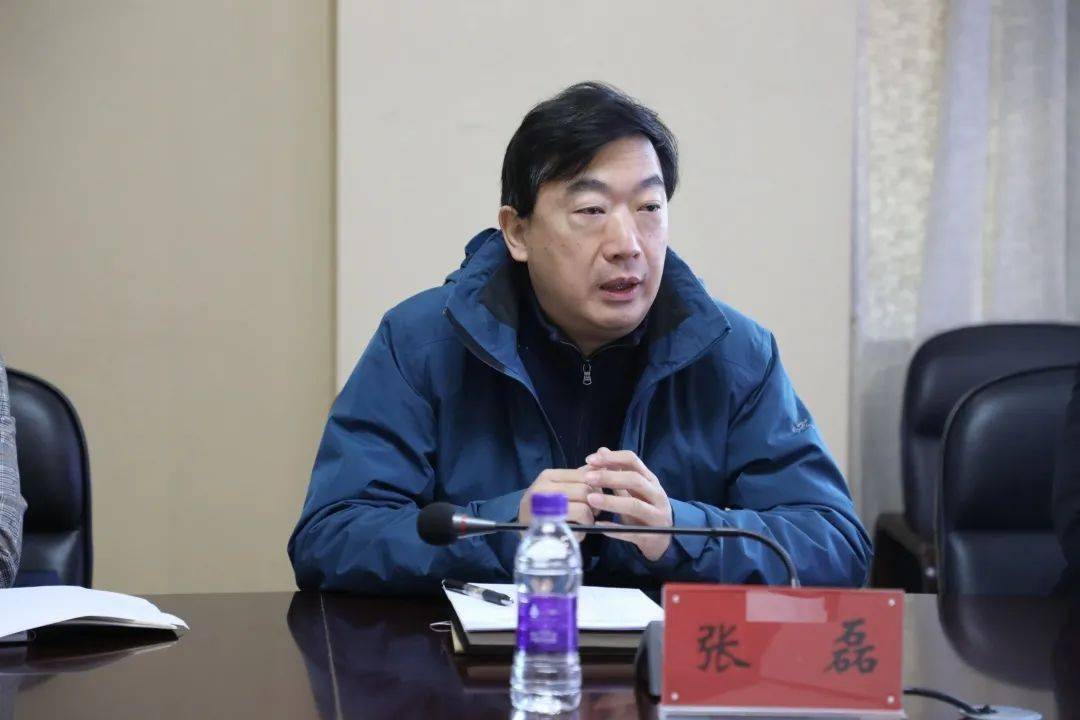 张磊前往海淀医院调研督导基层纪检监察组织履职情况,并向疫情防控