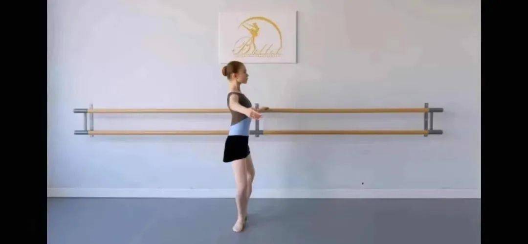 三分钟小课堂:蹲的练习(今晚与您相约—抖音直播间)_plie_芭蕾_寻找