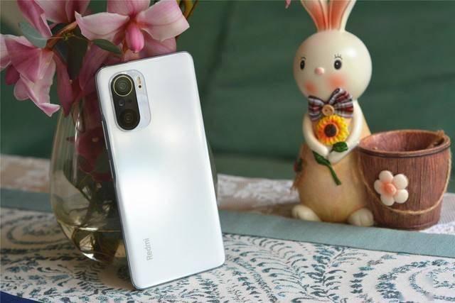 过万的手机排行榜_2000~2999元手机销量排行榜:最低1899元,第一销量接近200万件