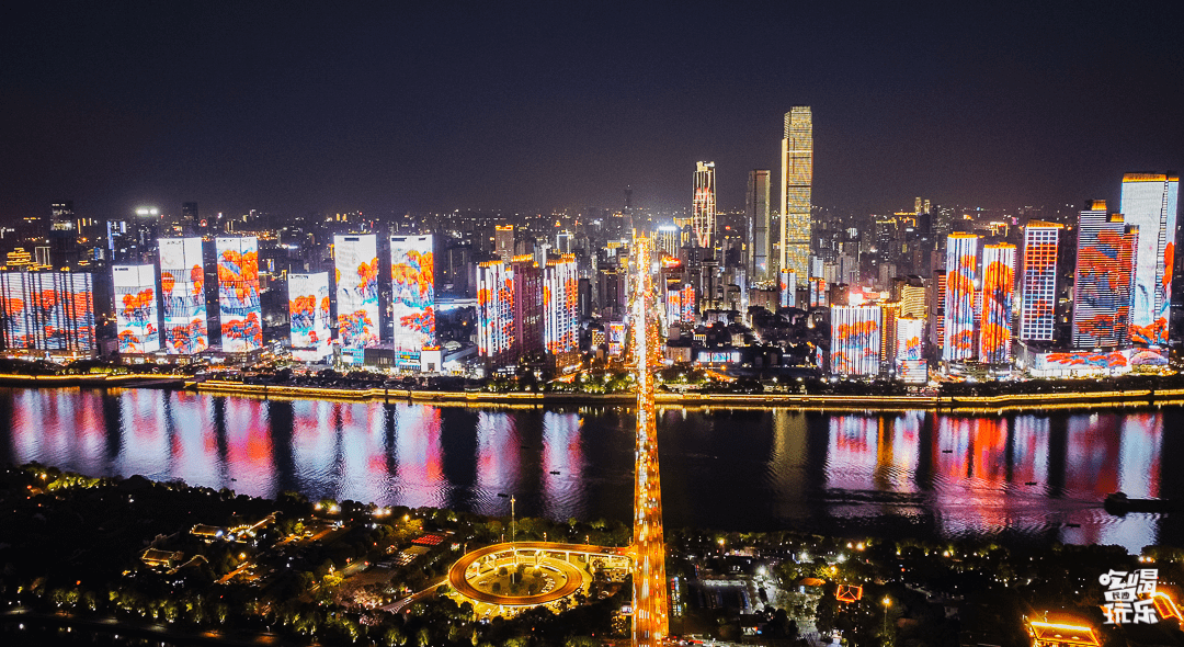 想来久居长沙城的人对于星城的夜景并不陌生,推荐游玩的地方一双手也