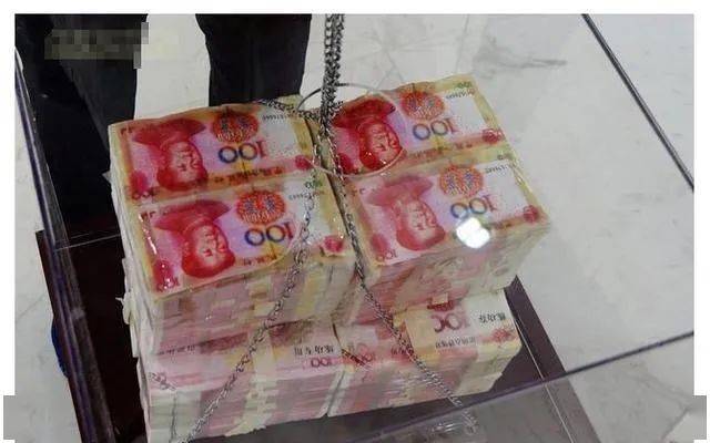 台湾100人民币图片图片