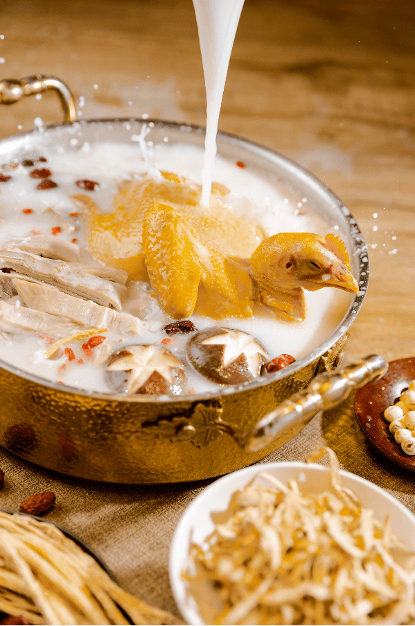 鲜,鸡嫩,肚脆长安万达4楼的寻羽胡椒猪肚鸡滋补养身的靓汤在国际庄也