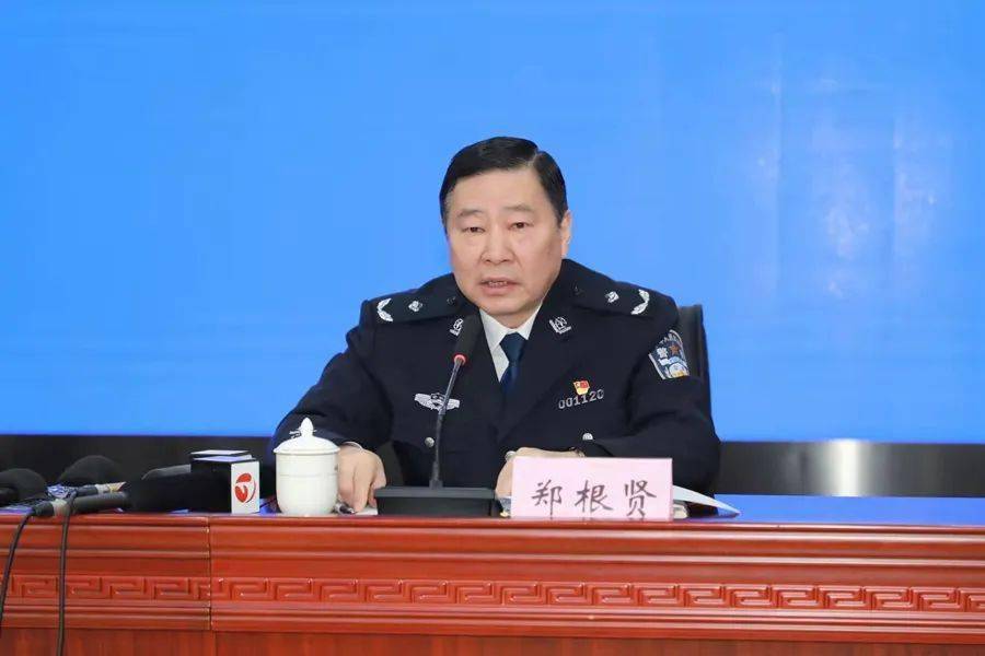 62 省公安厅一级警务专员 刘平发布时间:2022年2月18日上午