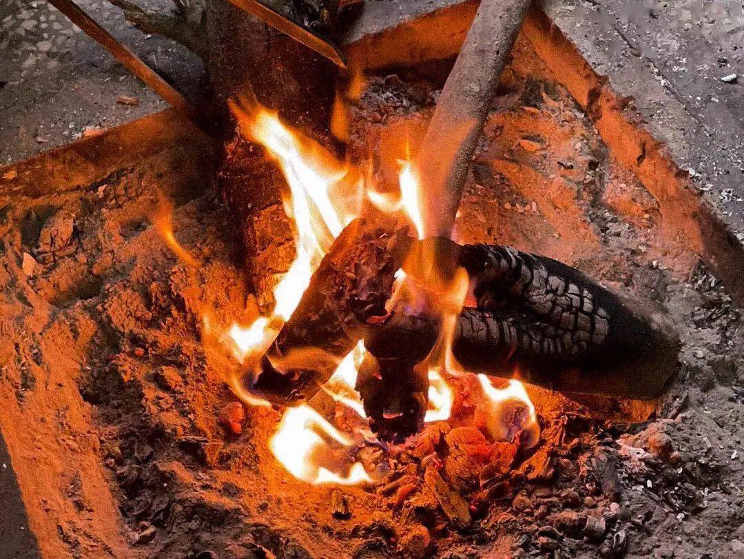 炉火