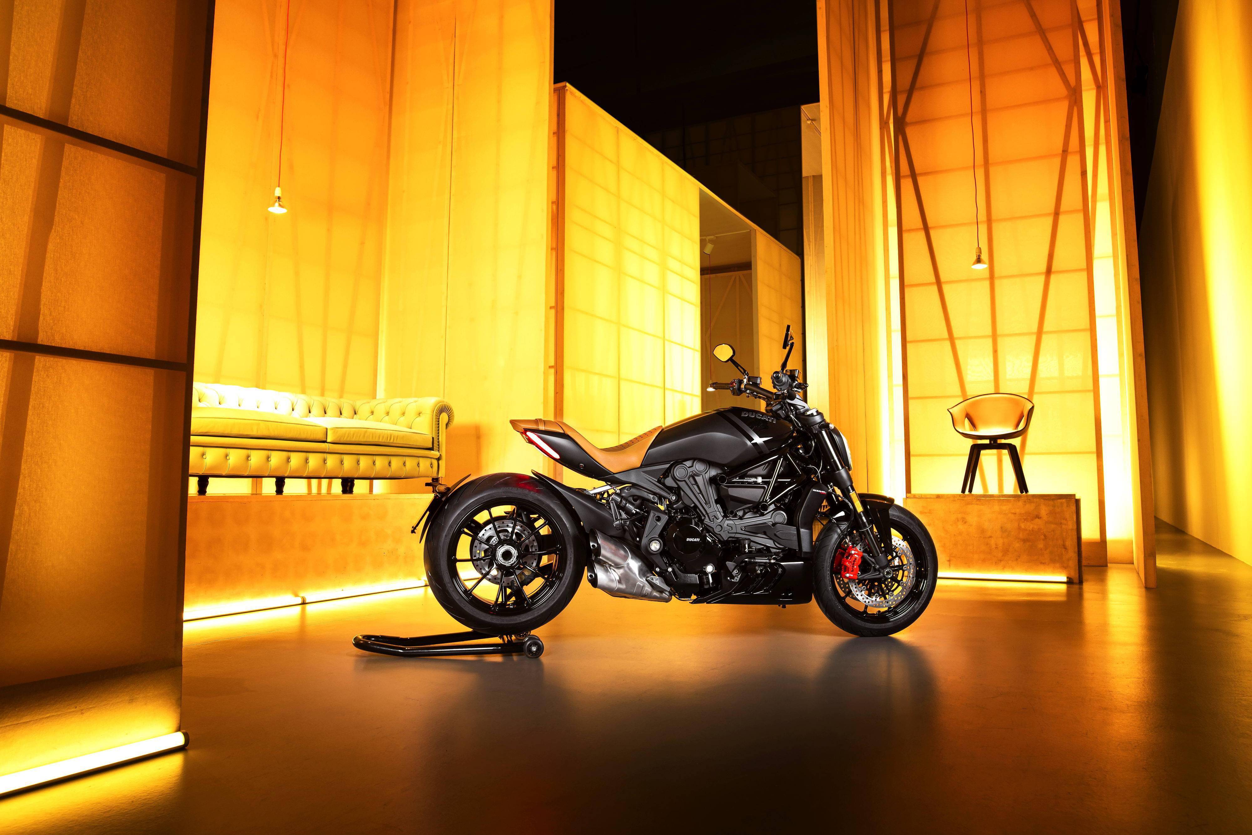 杜卡迪 xdiavel nera 限量版:皮革特写篇_搜狐汽车_搜狐网