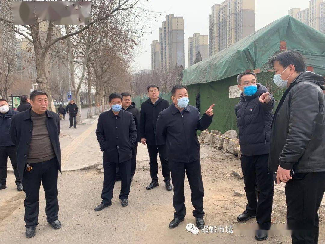 调研结束后,陈玉建局长对文明城市建设工作提出了更高要求.