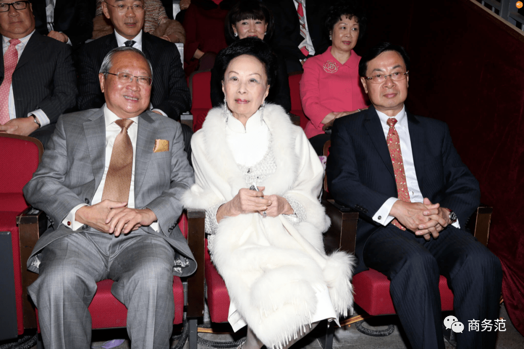 一名媛"去世,穿旗袍优雅一辈子,身家百亿却很低调…_夫人_陆雁群_名门