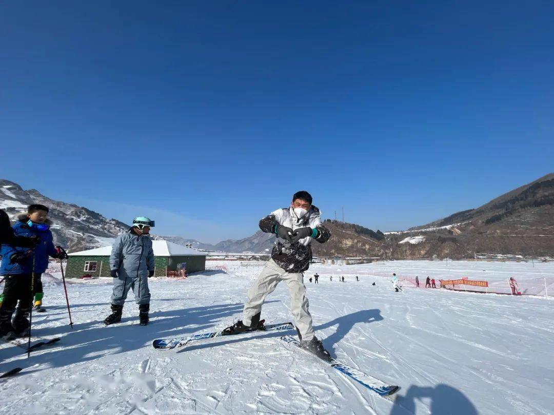 龙潭山滑雪场图片
