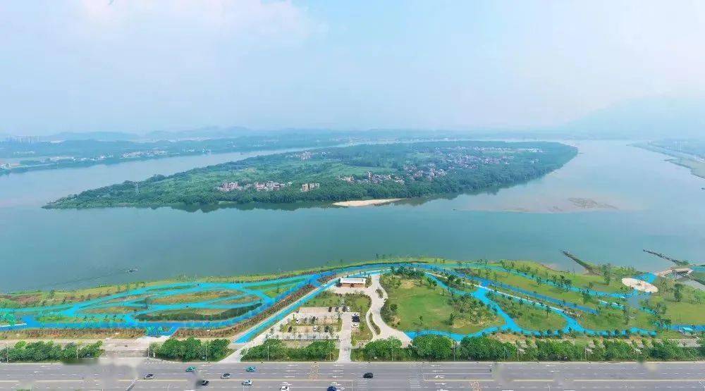 北江南岸公园是当地人赏夜景的绝