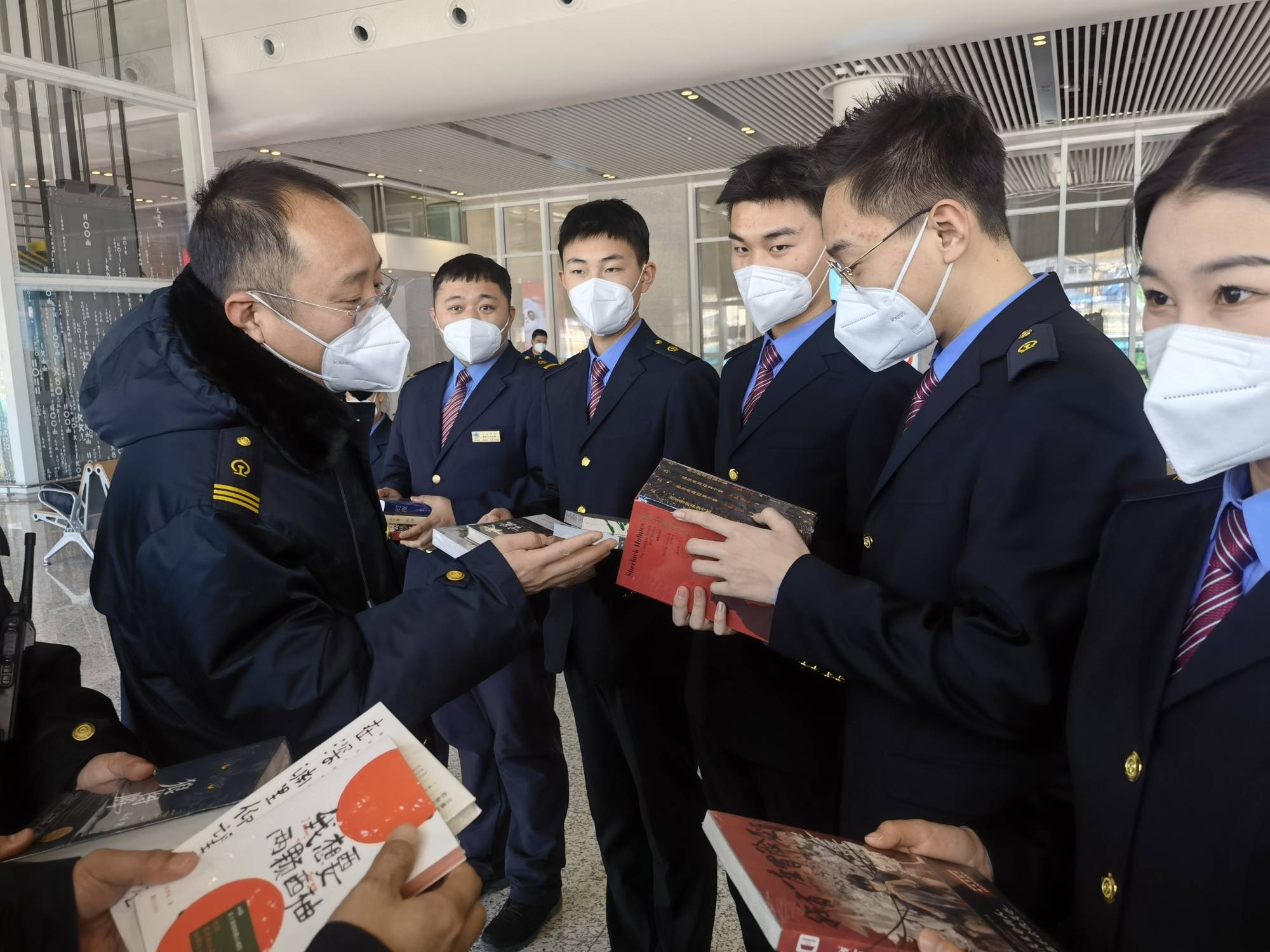 【新春走基層】冰凝雪舞 雖寒猶暖——記張家口車務段服務閉環內工作