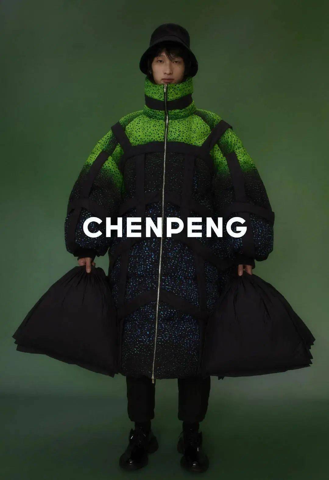 品牌 羽界鬼才，新锐设计师陈鹏CHENPENG的One-Size Fashion平均时尚主义