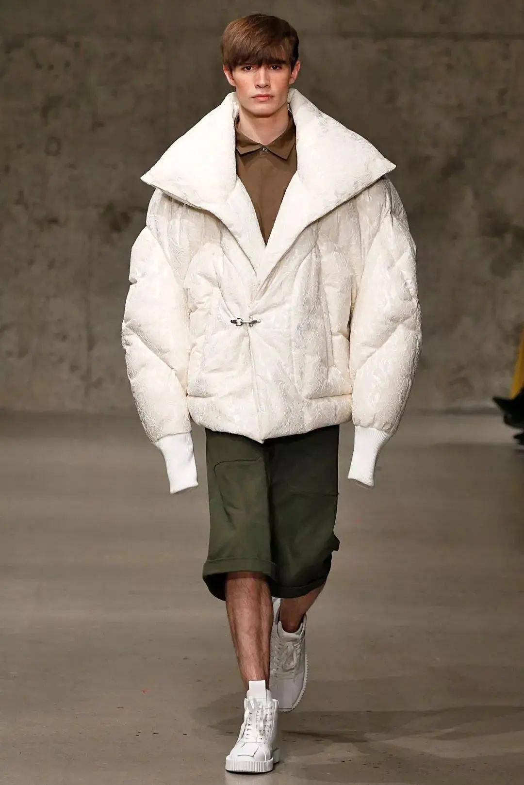 品牌 羽界鬼才，新锐设计师陈鹏CHENPENG的One-Size Fashion平均时尚主义