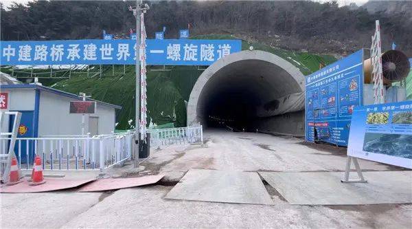 新乡市|2022河南16个高速公路通车！这3条高速藏着“诗和远方”，自驾游必走