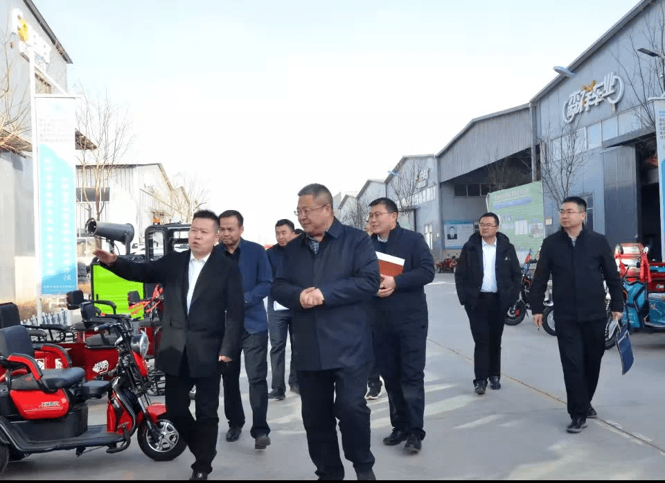 武威市市委常委,凉州区区委书记李万岳调研甘肃牛电森祥车辆公司,并