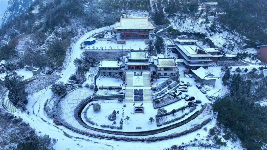 泉,洞,岩,峰,石兼武夷山的柔媚挺秀集太姥山的奇伟雄姿东狮山群峰耸峙