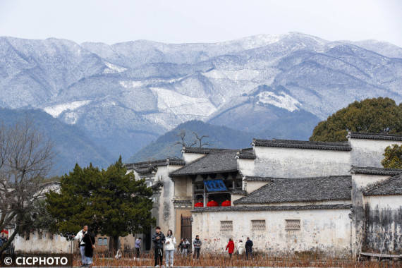 古村|安徽黄山：雪山映古村