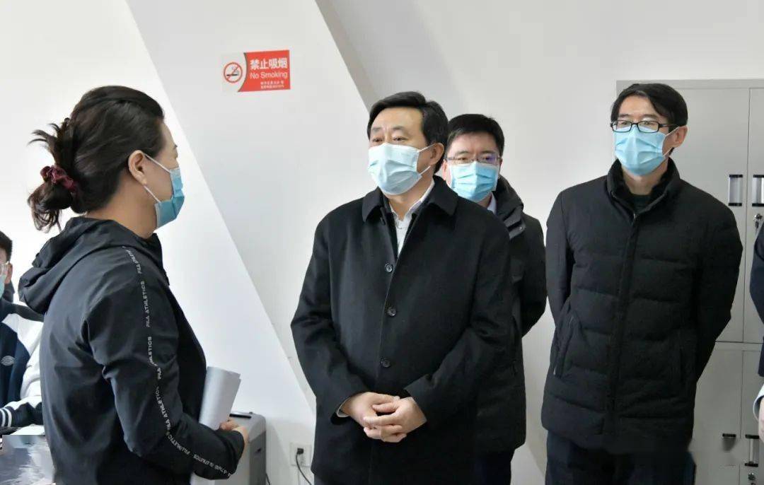 贺伟华在临河区新冠肺炎疫情防控工作指挥部调研时强调要加强统筹调度