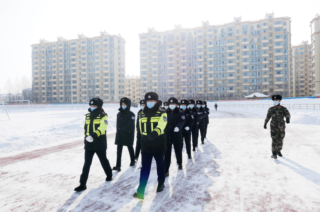 【公安新闻】警花在训练场绽放_汤原县_女警_实战