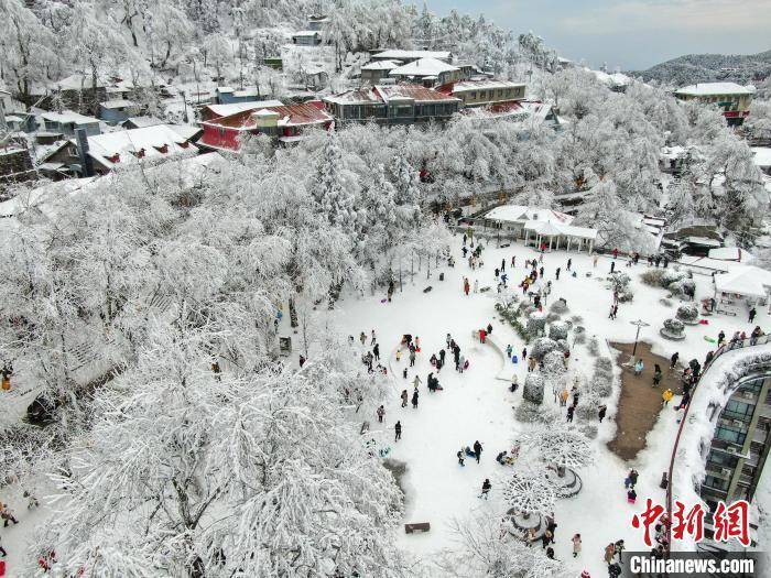 江西|江西庐山冰雪美景引众多游客纷至沓来