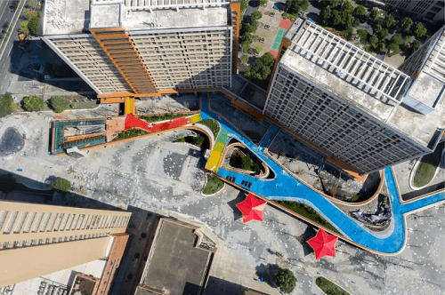 为了富士康华为京东方，成都搞了盘不一样的城市更新